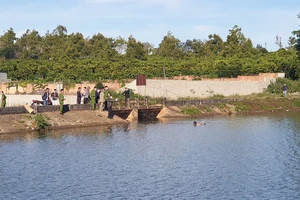 Đi đánh cá, phát hiện thi thể nỗi trên hồ Nam Phương