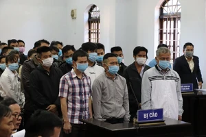 Hoãn xử vụ Trịnh Sướng vì 1 bị cáo có giấy chứng nhận tâm thần