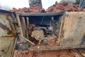 Điều tra xe múc gần 800 triệu nghi bị đốt sáng 29 Tết