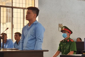 Gây án vì tiếng nẹt ga trong tầng hầm quán karaoke