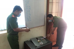 Trộm 4 bao tiêu sau khi đục két sắt mà không tìm thấy tài sản