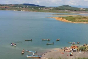 Lâm Đồng: Tìm người nghi mất tích ở hồ thủy điện