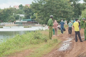 Tìm thấy thi thể 1 phụ nữ mang thai nghi nhảy cầu tự tử