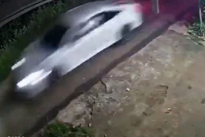 Tông thẳng ô tô làm 4 người thương vong sau mâu thuẫn đất đai