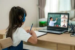 Pleiku chuyển sang học trực tuyến sau khi có học sinh mắc COVID-19