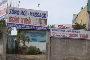 Bắt quả tang 2 cặp mua bán dâm tại cơ sở massage