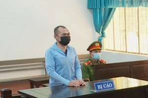 Muốn sát hại con gái rồi tự tử vì... vợ không thương