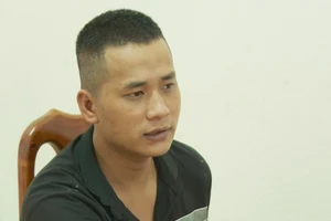 Dụ cô gái đến nhà nghỉ rồi xưng là công an cưỡng đoạt tiền