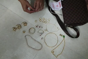 Đắk Lắk: Thanh niên núp trong tủ quần áo đợi chủ nhà đi vắng để trộm vàng 