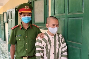 Thanh niên sát hại cha vì bị đánh