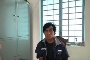 Phóng dao trúng ngực làm em trai tử vong