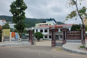  Bãi nhiệm một lãnh đạo phường ở Bình Định