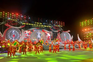  Khai mạc ngày hội văn hoá các dân tộc miền Trung lần thứ IV