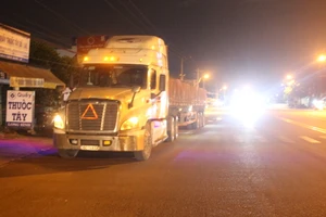  Dân truy đuổi tài xế cán chết người rồi bỏ chạy ở Bình Dương 