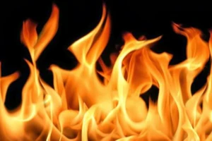 Xin tiền khám bệnh không được, tưới xăng đốt chết vợ