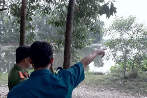 Thi thể nam thanh niên nổi trên sông ở Bình Dương