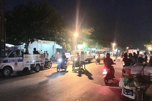 Phát hiện con trai treo cổ giữa nhà, người mẹ chết ngất