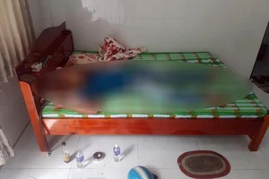 1 phụ nữ rời khỏi nhà nghỉ thì phát hiện thanh niên tử vong