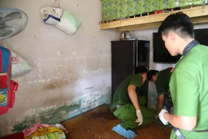 Chồng giết vợ và con nhỏ ở Bình Dương nghi do cờ bạc