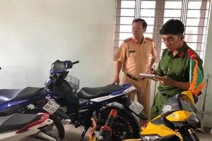 Bình Dương: Hàng chục quái xế tụ tập đua xe trong đêm