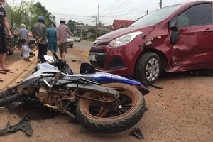 Trong túi 2 thanh niên bị tai nạn có nhiều đoản khóa, bình xịt