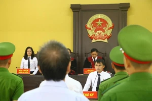 Lại hoãn xử vụ liên quan đến cựu bí thư thị xã Bến Cát