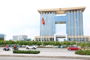 Bình Dương tuyển dụng nhiều cán bộ chưa đủ bằng cấp