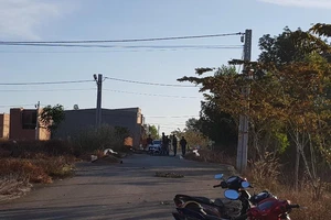 Người đàn ông bốc cháy ngùn ngụt giữa đường