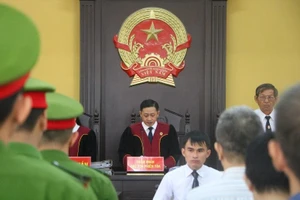 Vì sao trả hồ sơ điều tra bổ sung vụ cựu bí thư Bến Cát?