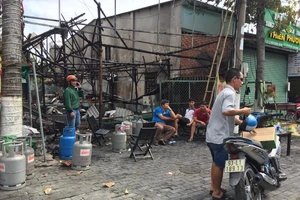 Quán 'cầy tơ' ở Bình Dương bị cháy rụi trong đêm