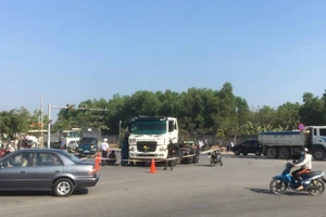 2 phụ nữ thương vong dưới bánh xe container