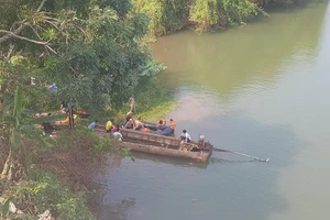 Bình Phước: Một phụ nữ dẫn theo con gái nhảy sông tự tử