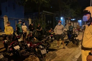 60 quái xế rú ga náo loạn đường phố ở Bình Dương