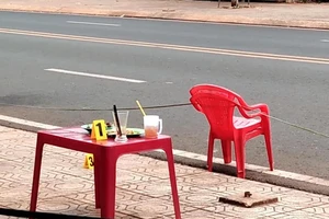 Qua bàn bên cạnh lấy ghế, thanh niên 19 tuổi bị đâm chết