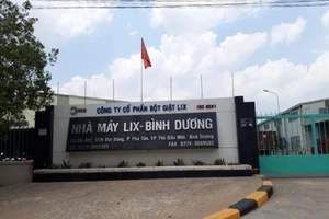 Phạt 1,2 tỉ công ty làm kênh ở Bình Dương phủ bọt cao 2 m