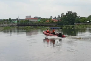 Tìm thấy thi thể người đàn ông nhảy cầu tại Bình Dương