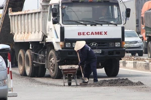 HĐND tỉnh Bình Dương bàn chuyện đặt trạm thu phí 