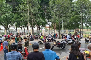  Va chạm xe chở rác hai mẹ con ở Bình Dương thương vong