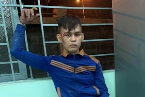 3 tên cướp dùng dao khống chế tài xế taxi 