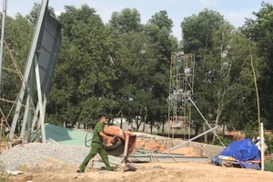 Sập công trình đang xây ở Bình Dương, 3 người bị thương nặng