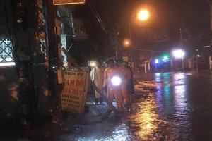 Bình Dương: Nghi điện rò khi trời mưa làm 3 người thương vong