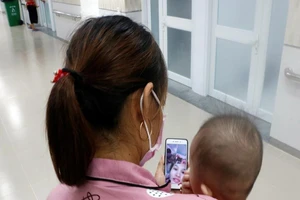 53 trẻ được cách ly ở Bình Dương khóc ngặt vì thiếu hơi mẹ