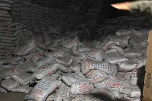 3 công nhân thương vong trong kho ga Sóng Thần