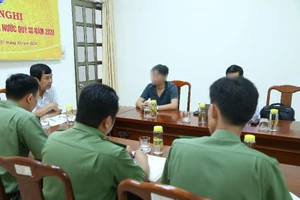 Bình Dương: In bản đồ lên bì thư thiếu Hoàng Sa, Trường Sa