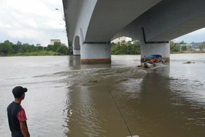 Bình Dương: 1 người nhảy sông Sài Gòn tự tử