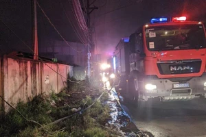 Cháy lớn tại công ty sản xuất bao bì ở Bình Dương