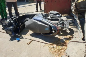 Nam thanh niên chết thảm khi tông vào đuôi xe tải