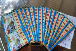 Bình Dương: Thanh niên chạy xe máy giật vé số người mù