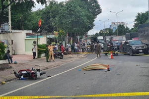 Xe ben cán chết người ở Bình Dương rồi bỏ chạy