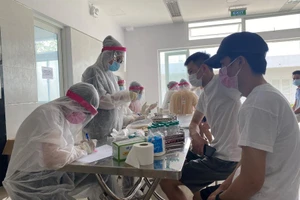 Khẩn: Bình Dương tìm người liên quan ca nhiễm COVID-19